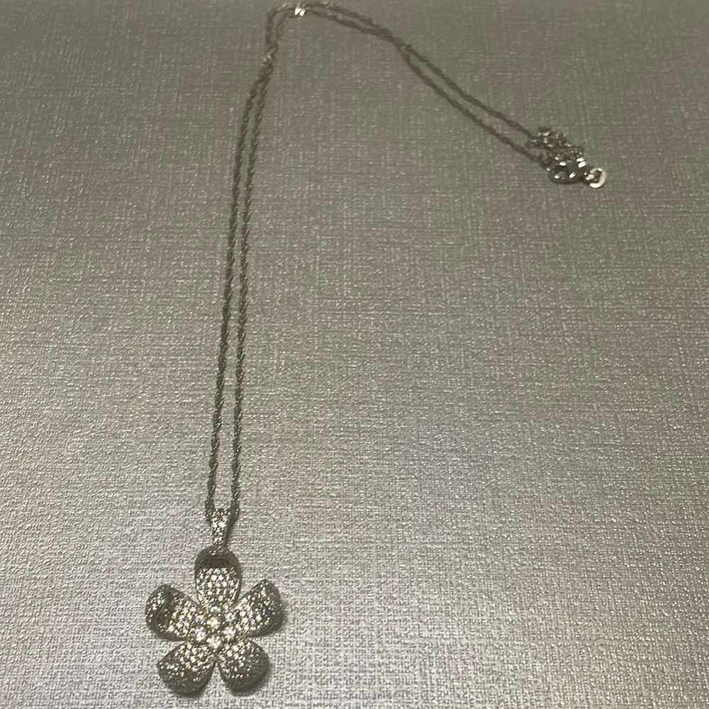 Authentic Silver Flower Necklace fast day shipping